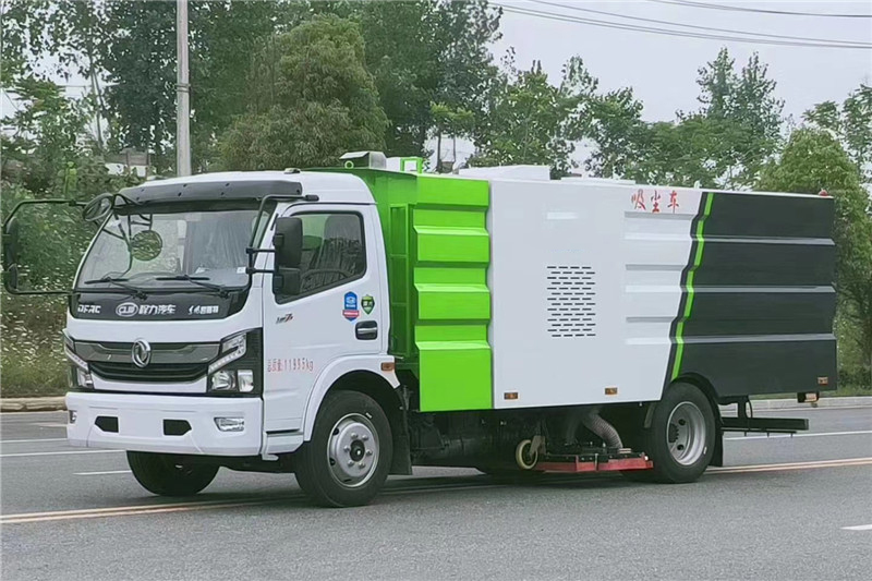 国六东风大多利卡8吨(1.5水6尘)吸尘车