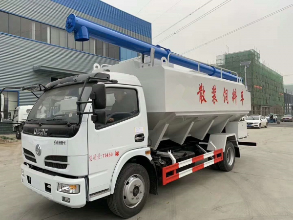 东风大多利卡12方(6吨)散装饲料车