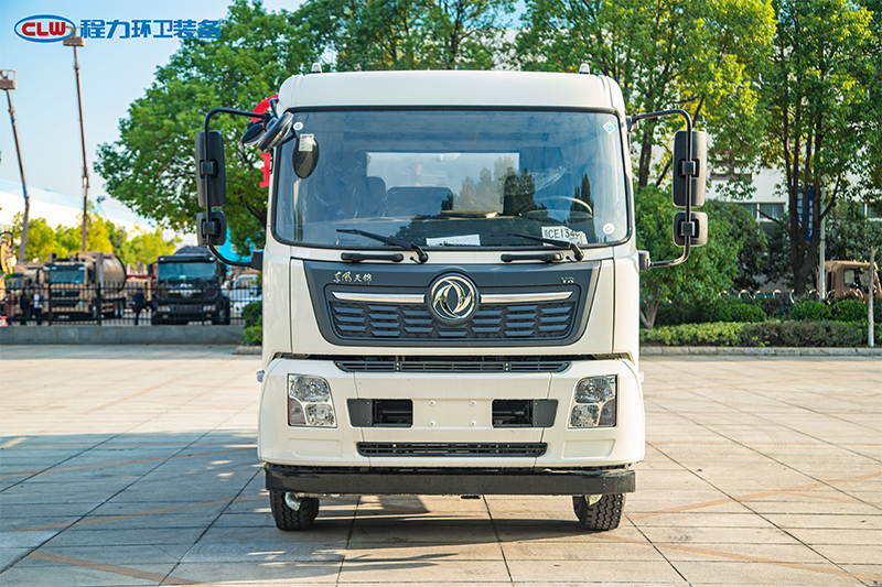 东风天锦洒水车(12.6方)