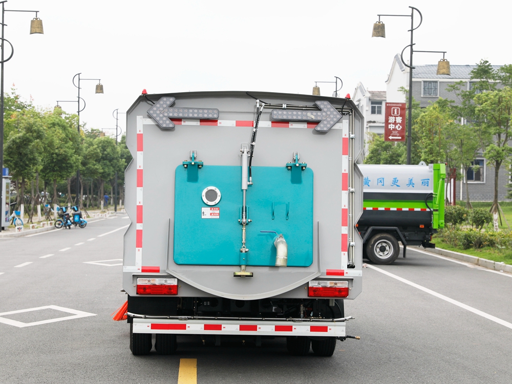 东风小多利卡3水/3尘洗扫车(国六)